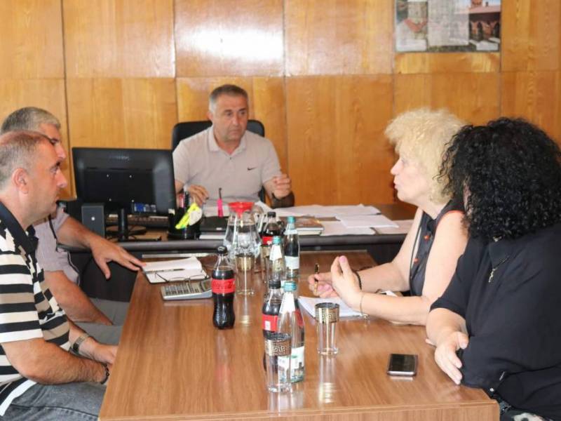 ცაგერის მუნიციპალიტეტის მერის  პირველი მოადგილე ალუდა თუთისანი  ინფრასტრუქტურული...